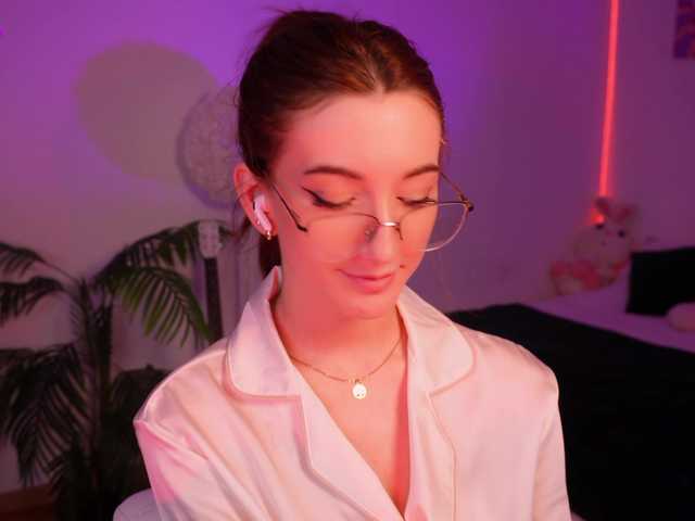MilaFlame live cam on BongaCams