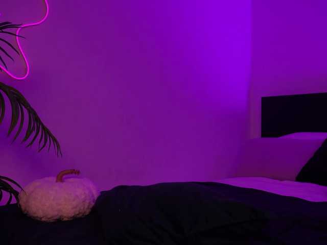 MilaFlame live cam on BongaCams