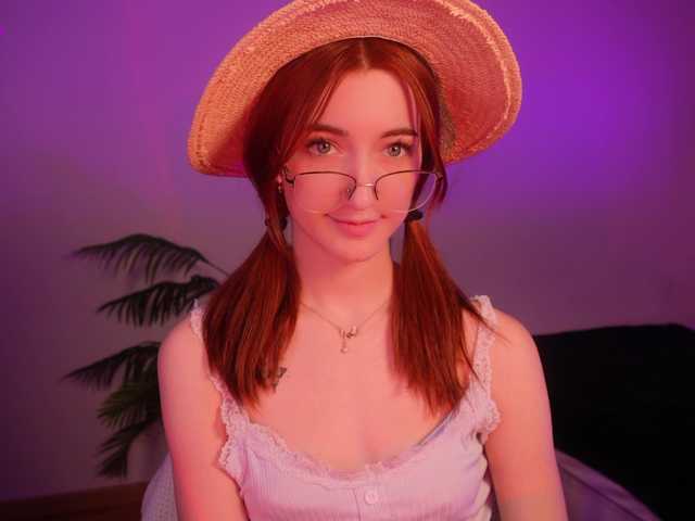 MilaFlame live cam on BongaCams