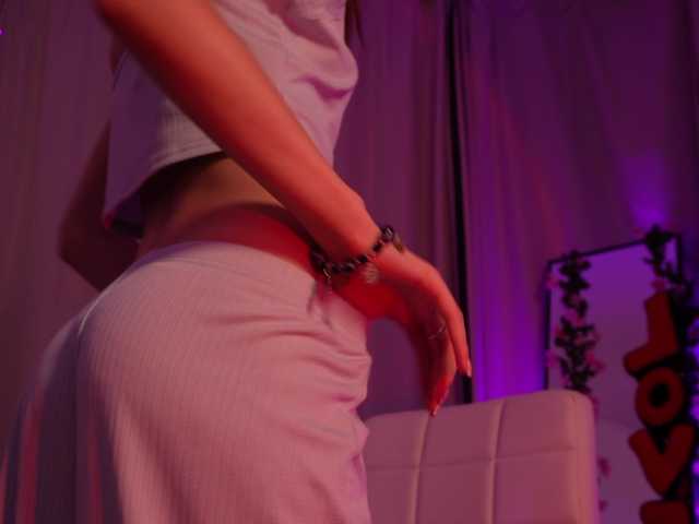 MilaFlame live cam on BongaCams