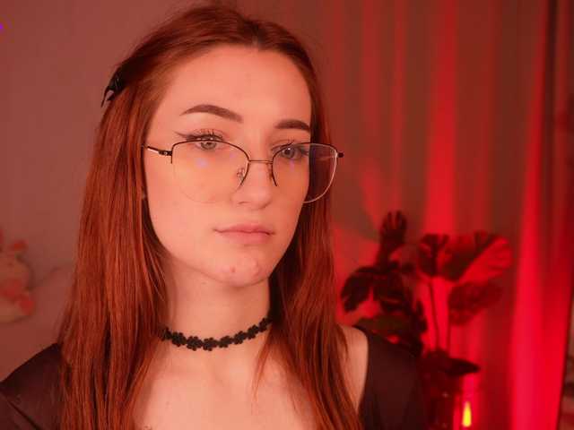 MilaFlame live webcam show