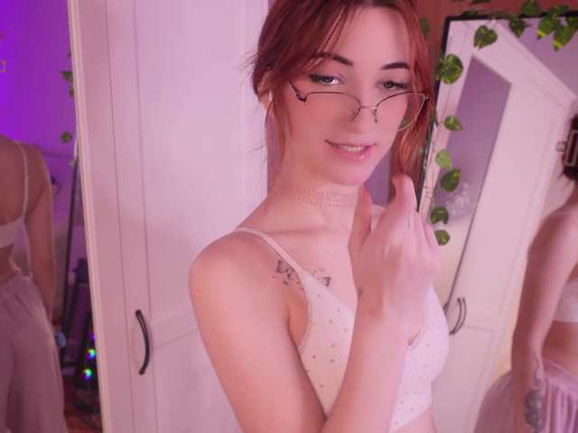 MilaFlame live cam on BongaCams