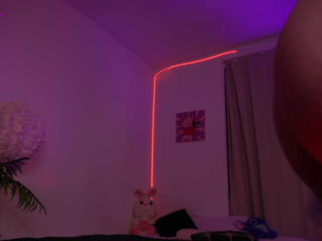 MilaFlame live cam on BongaCams