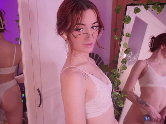 MilaFlame live cam on BongaCams