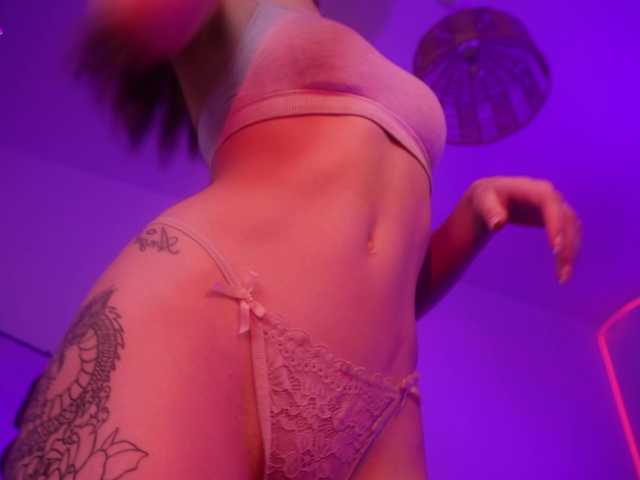 MilaFlame live cam on BongaCams