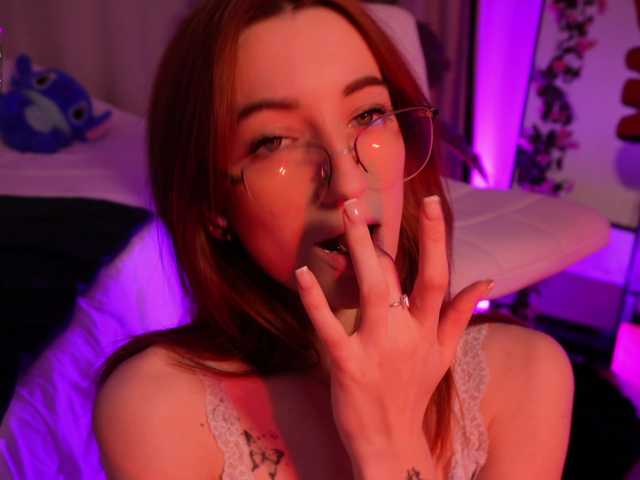 MilaFlame live cam on BongaCams
