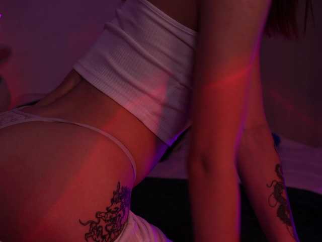 MilaFlame live cam on BongaCams