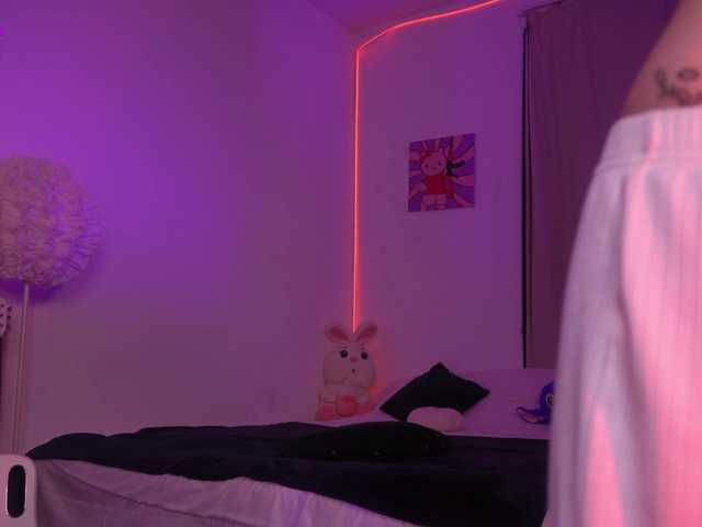 MilaFlame live cam on BongaCams
