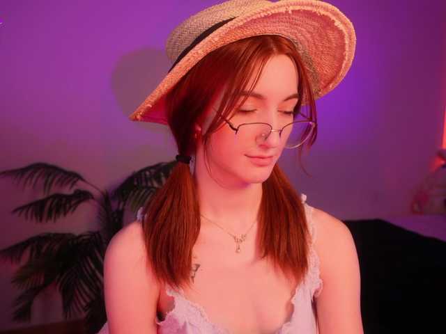MilaFlame live cam on BongaCams