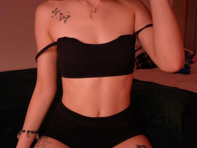 MilaFlame live cam on BongaCams