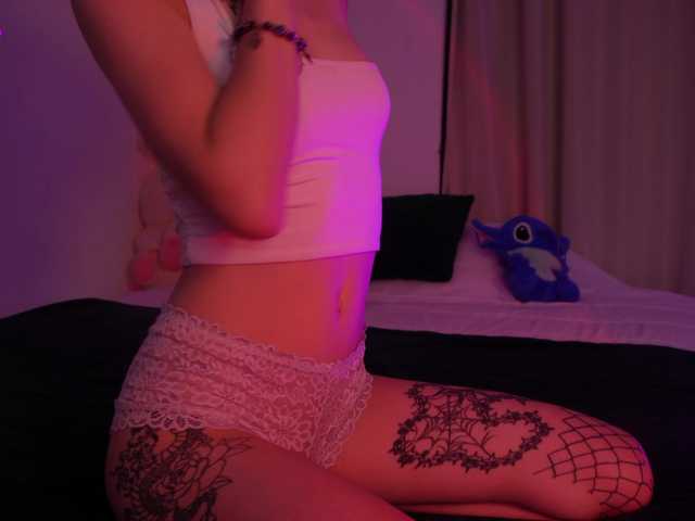 MilaFlame live cam on BongaCams