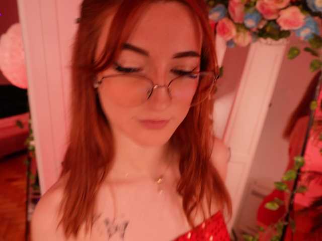 MilaFlame live cam on BongaCams