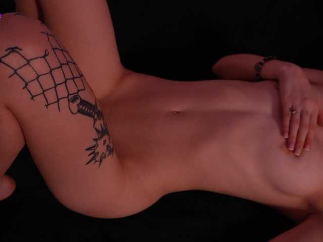 MilaFlame live cam on BongaCams