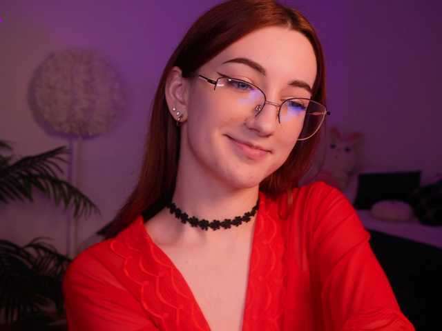 MilaFlame live webcam show