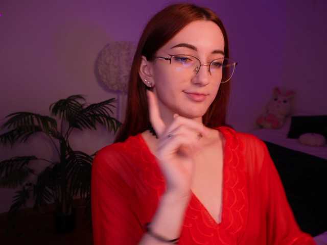MilaFlame live cam