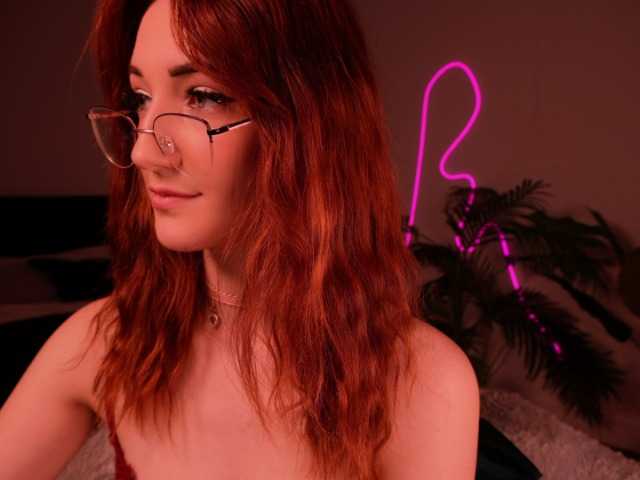 MilaFlame live cam on BongaCams