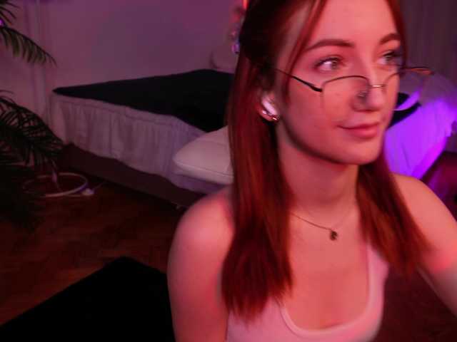 MilaFlame live cam