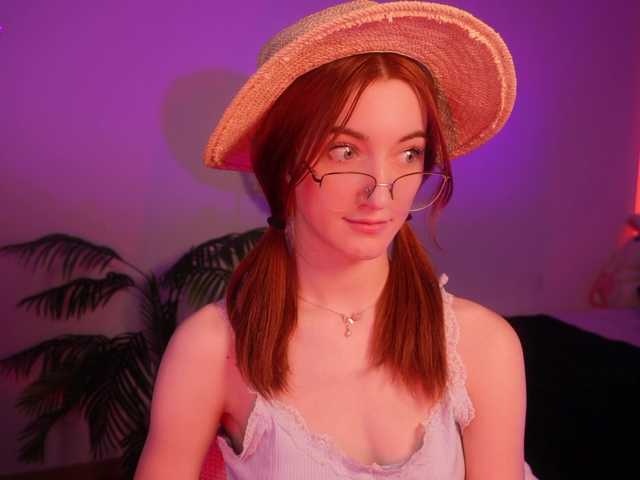 MilaFlame live cam on BongaCams