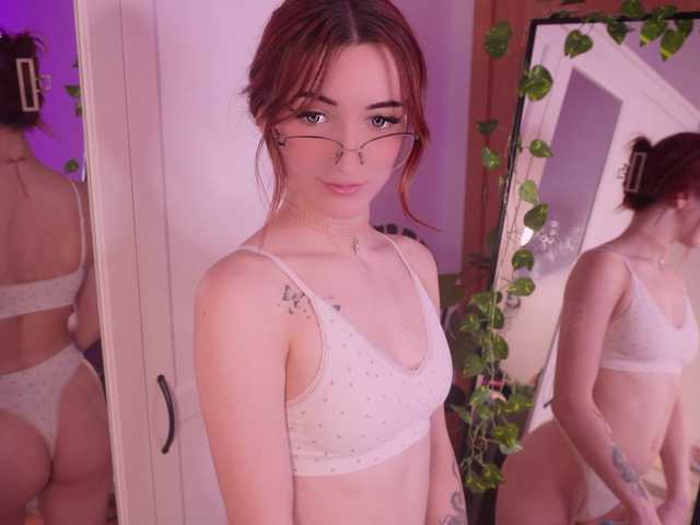 MilaFlame live cam on BongaCams