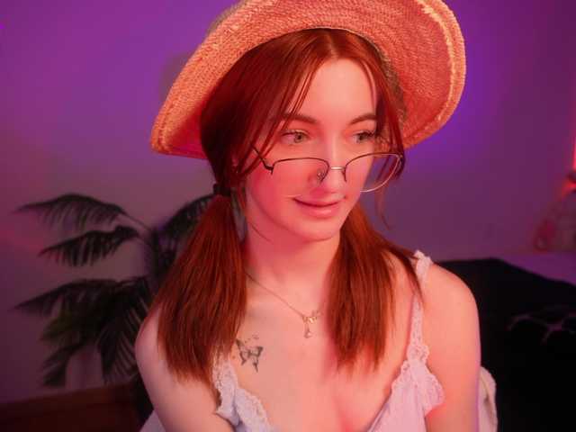 MilaFlame live cam on BongaCams