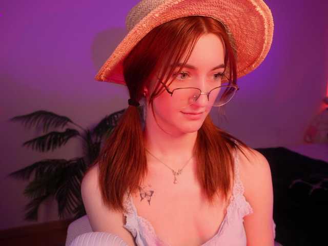 MilaFlame live cam on BongaCams