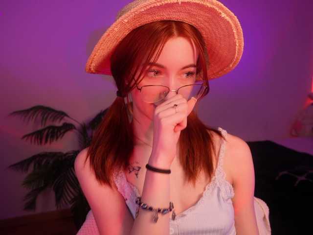 MilaFlame live cam on BongaCams