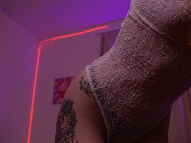 MilaFlame live cam on BongaCams