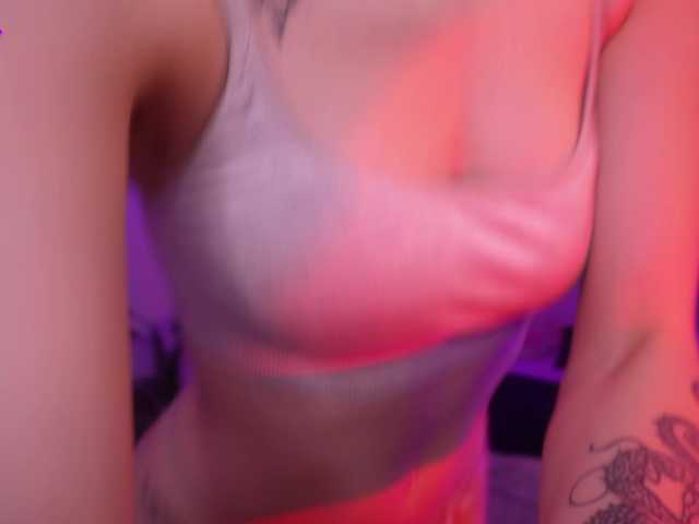 MilaFlame live cam on BongaCams