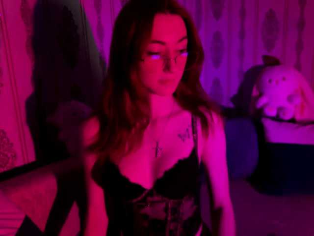 MilaFlame live cam on BongaCams