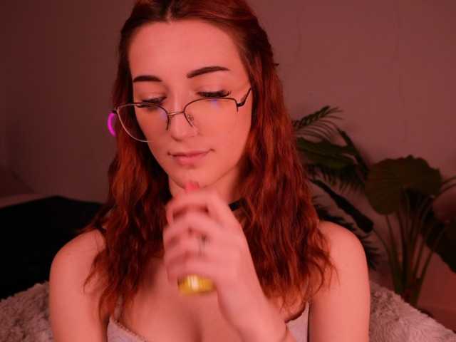MilaFlame live cam on BongaCams