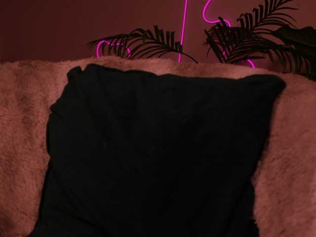 MilaFlame live cam on BongaCams