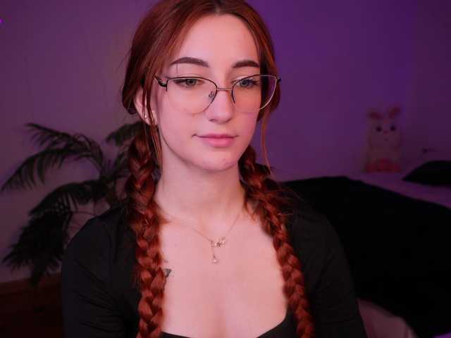 MilaFlame live webcam show
