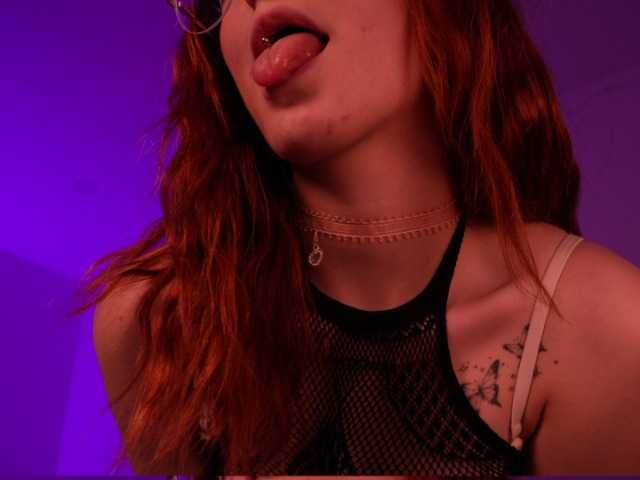 MilaFlame live cam on BongaCams