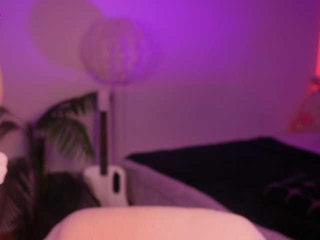 MilaFlame live cam preview