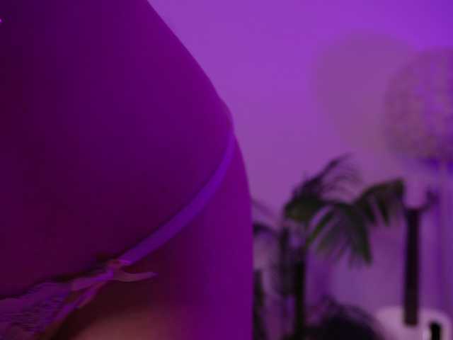 MilaFlame live cam on BongaCams