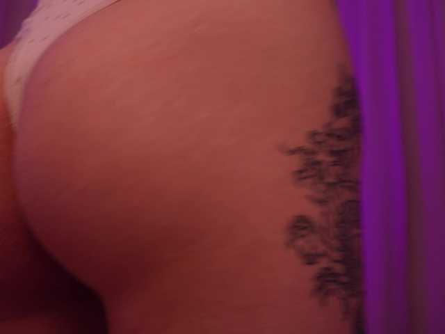 MilaFlame live cam on BongaCams