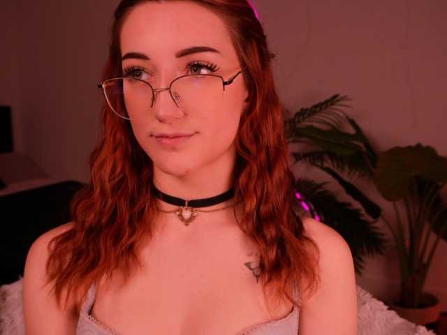 MilaFlame live cam on BongaCams