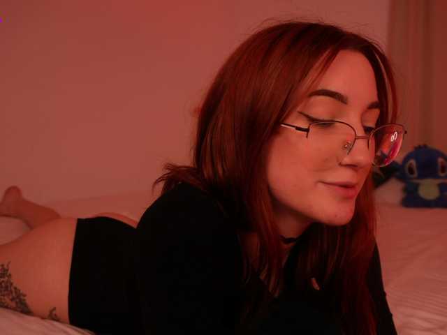 MilaFlame live webcam show