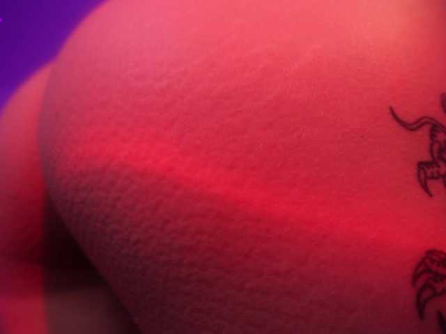 MilaFlame live cam on BongaCams