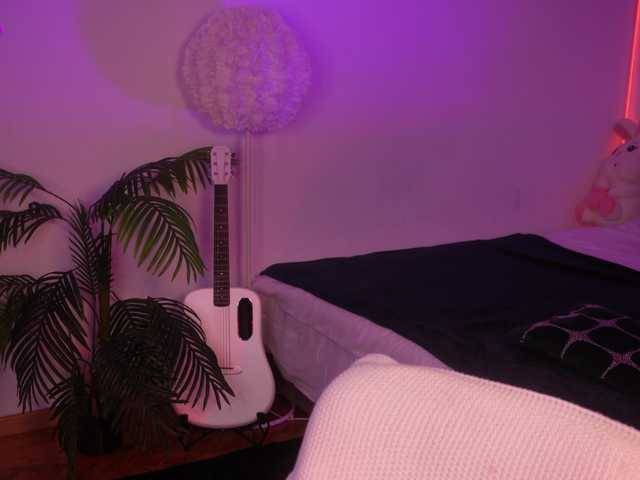 MilaFlame live cam preview