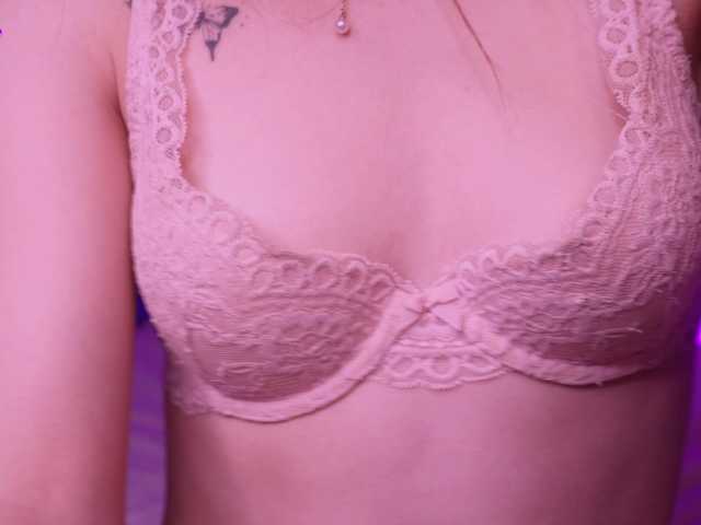 MilaFlame live cam on BongaCams