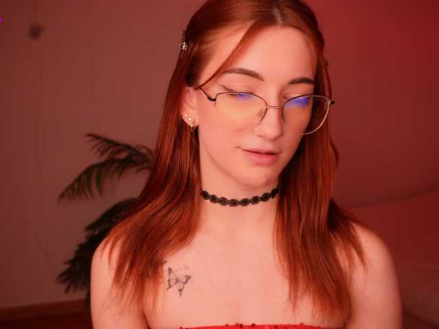 MilaFlame live webcam show