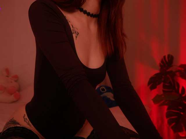 MilaFlame live webcam show