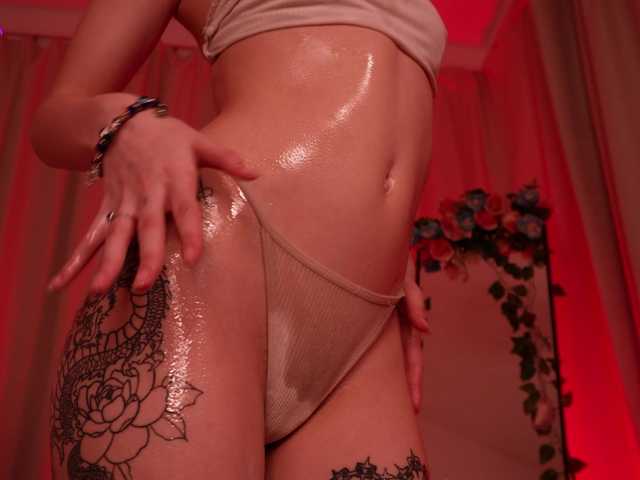 MilaFlame live cam on BongaCams