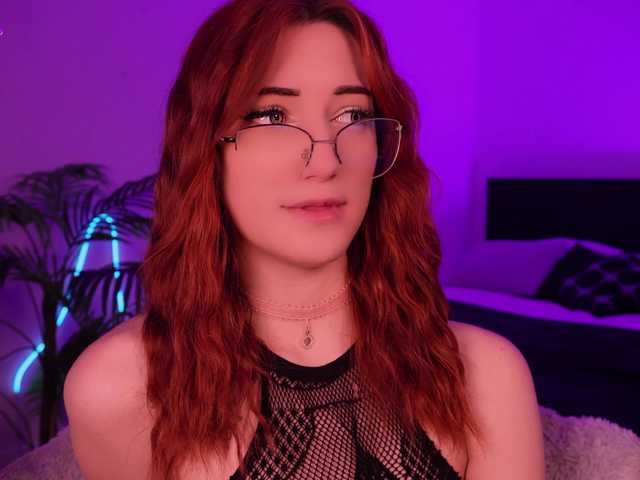 MilaFlame live cam on BongaCams