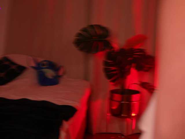 MilaFlame live cam on BongaCams
