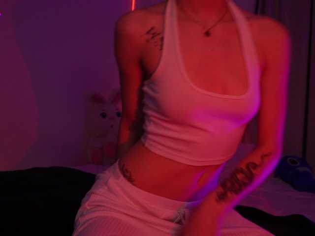 MilaFlame live cam on BongaCams