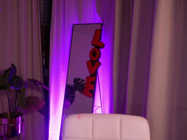 MilaFlame live cam on BongaCams