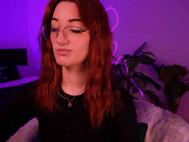 MilaFlame webcam