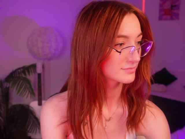 MilaFlame webcam